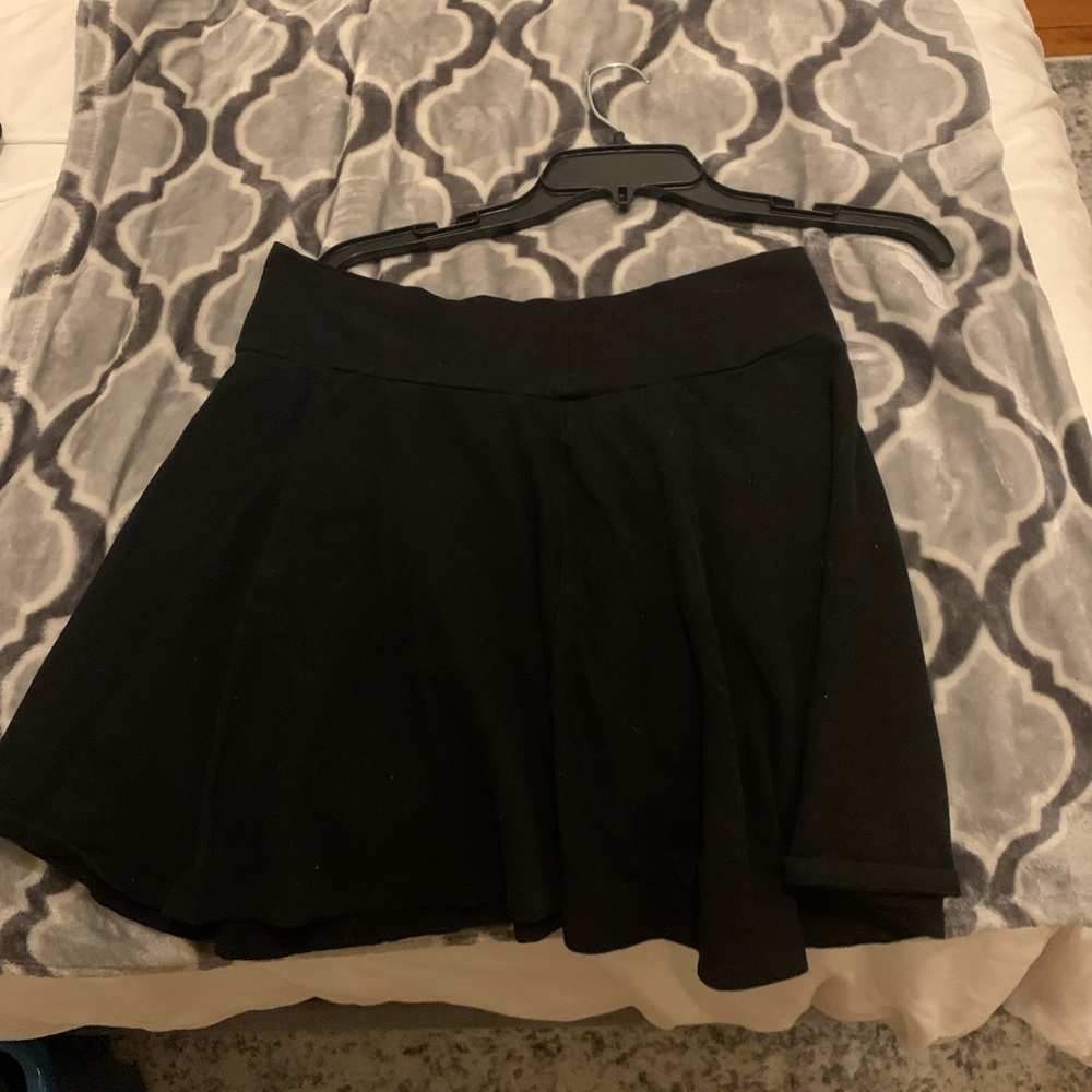 Black skater skirt